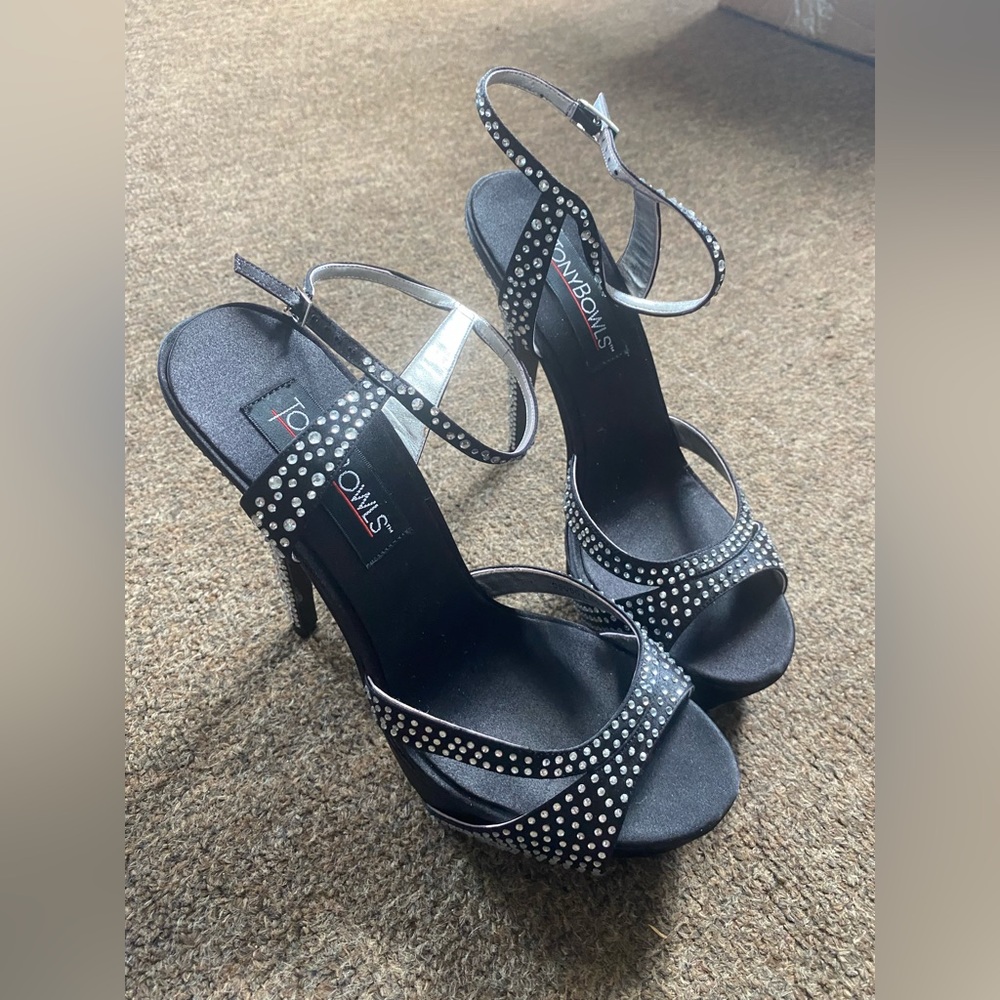 NWOT Tony Bowls Leslie Black Strappy Rhinestone Heels